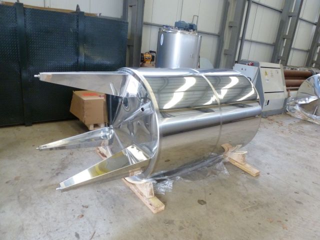 2 x 3,2 m³ AISI 304 BA finish; cuves de stockage en acier inoxydable; isolées, toît ouvert