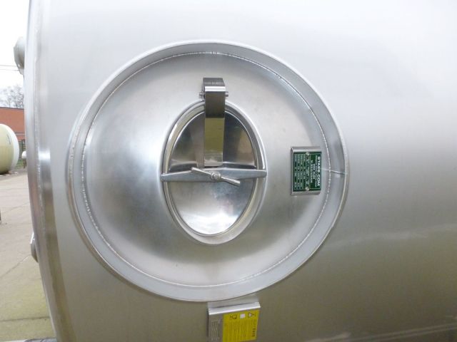 1 x 25m³ AISI 316; cuves de stockage en acier inoxydable; echangeur thérmique; isolée