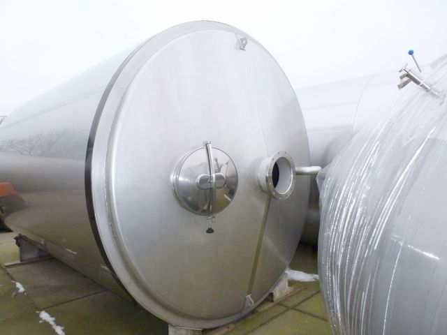 1 x 25m³ AISI 316; cuves de stockage en acier inoxydable; echangeur thérmique; isolée