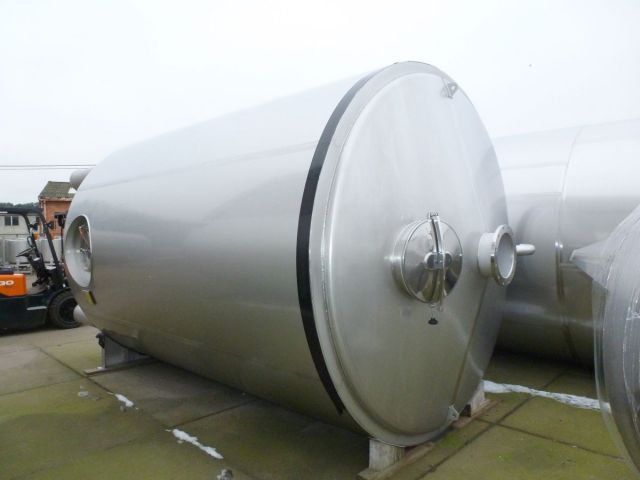 1 x 25m³ AISI 316; cuves de stockage en acier inoxydable; echangeur thérmique; isolée