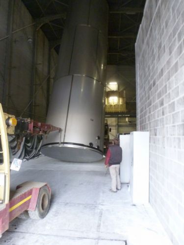 2 x 105 m³ AISI316L; cuves de stockage inoxydable; simple paroi, vertical, fond plat, echangeur thérmique