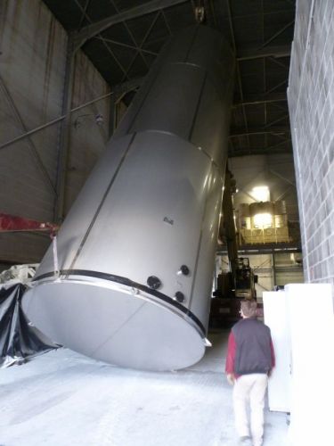 2 x 105 m³ AISI316L; cuves de stockage inoxydable; simple paroi, vertical, fond plat, echangeur thérmique