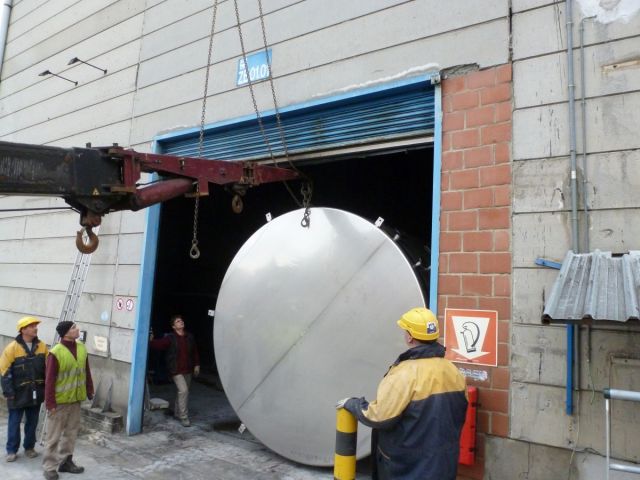 2 x 105 m³ AISI316L; cuves de stockage inoxydable; simple paroi, vertical, fond plat, echangeur thérmique