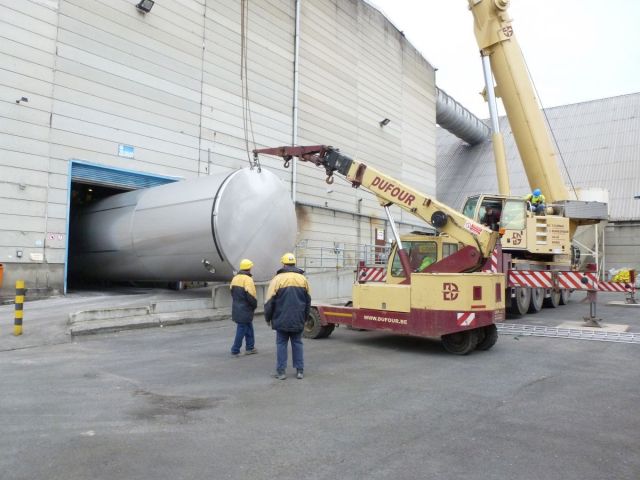 2 x 105 m³ AISI316L; cuves de stockage inoxydable; simple paroi, vertical, fond plat, echangeur thérmique