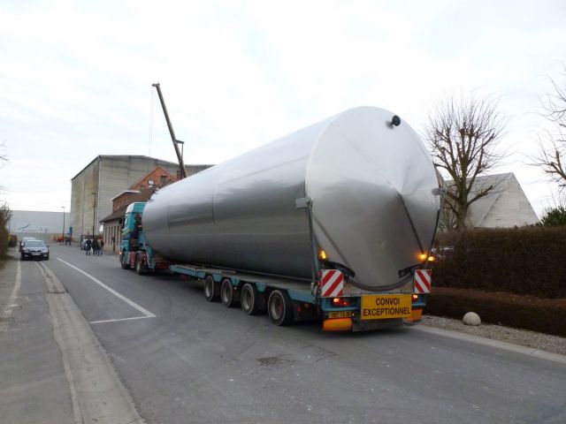 2 x 105 m³ AISI316L; cuves de stockage inoxydable; simple paroi, vertical, fond plat, echangeur thérmique