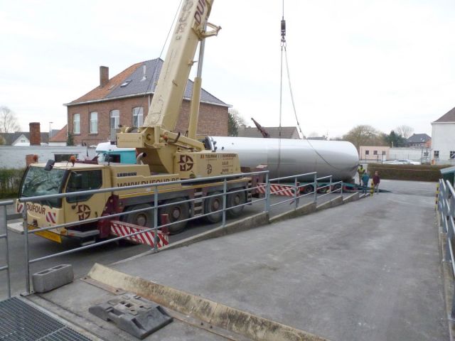 2 x 105 m³ AISI316L; cuves de stockage inoxydable; simple paroi, vertical, fond plat, echangeur thérmique