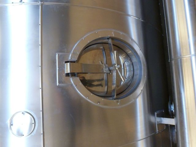 4 x 73m³ AISI316L; isoliert, vertikal, conischer boden auf rok; wärmetauscher