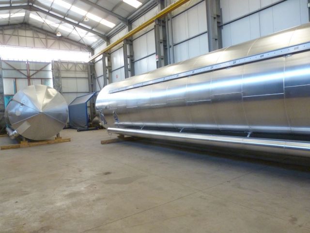 4 x 73m³ AISI316L; isoliert, vertikal, conischer boden auf rok; wärmetauscher