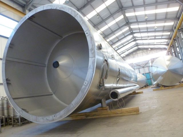 4 x 73m³ AISI316L; isoliert, vertikal, conischer boden auf rok; wärmetauscher