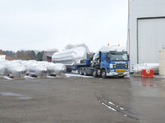 4 x 73m³ AISI316L; isoliert, vertikal, conischer boden auf rok; wärmetauscher