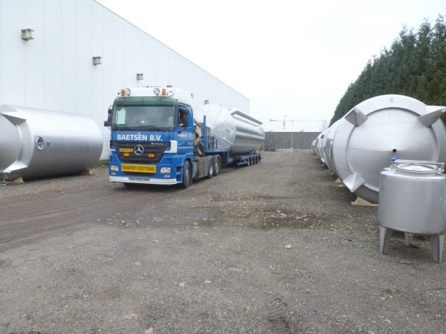 4 x 73m³ AISI316L; isoliert, vertikal, conischer boden auf rok; wärmetauscher