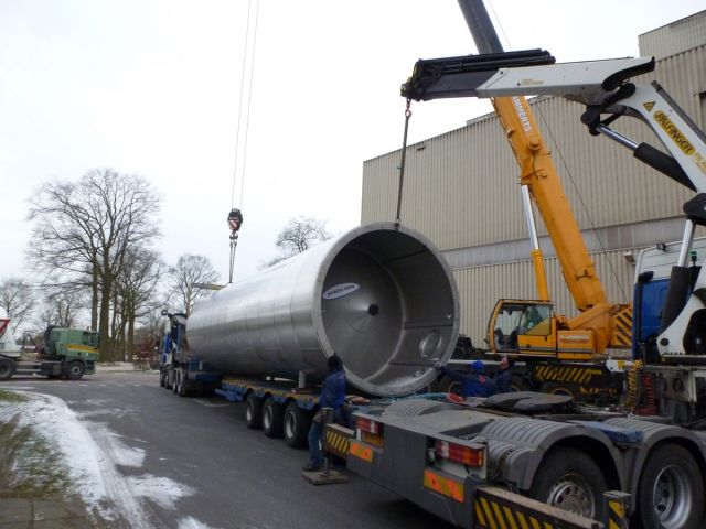 4 x 73m³ AISI316L; isoliert, vertikal, conischer boden auf rok; wärmetauscher