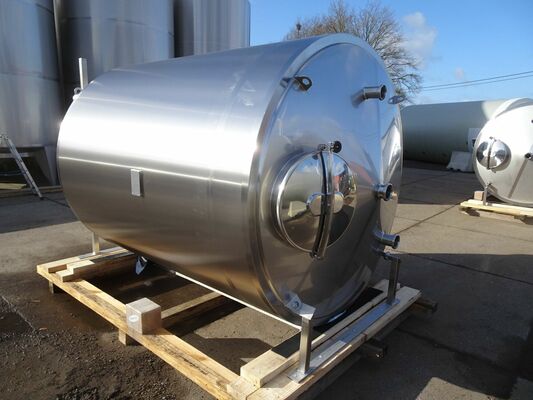 2 x Brand new 5.400L stainless-steel AISI304L vertical storage tanks.
