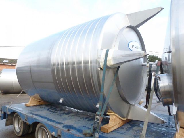 2 x 15.000L - 126 US bbl - 3.960 US gal AISI304; single jacket; vertical; heat-exchanger & 1 x 9.000L - 75 US bbl - 2.377 US gal AISI304; CCT fermenter; insulated; vertical; 3 barg; heat-exchanger