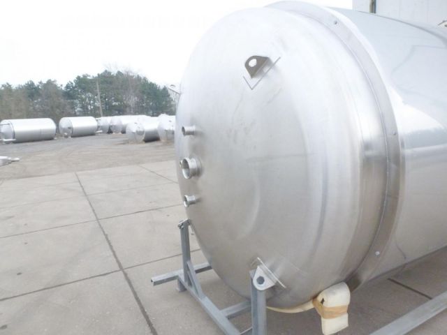 2 x 15.000L - 126 US bbl - 3.960 US gal AISI304; single jacket; vertical; heat-exchanger & 1 x 9.000L - 75 US bbl - 2.377 US gal AISI304; CCT fermenter; insulated; vertical; 3 barg; heat-exchanger