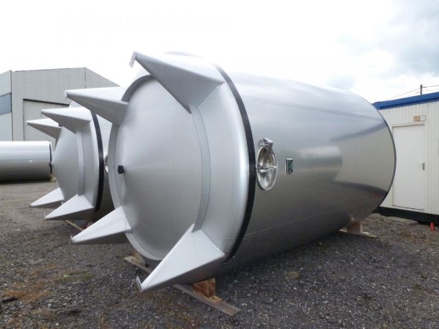4 x 40.000L - 335 US bbl - 10.566 US gal  AISI304; CCT fermenter tanks; single jacket; vertical