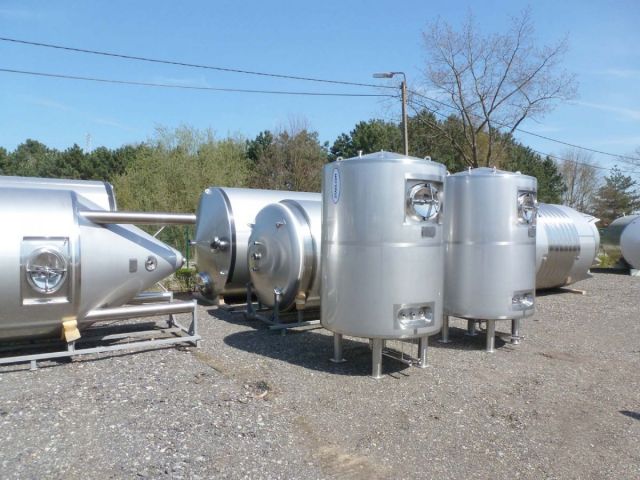 2 x 2.65m³ V2A BBT; Warmetauscher; Isolation; 2 bar Druck Innentank CE