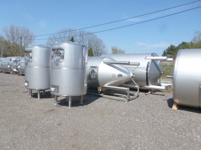 2 x 2.65m³ V2A BBT; Warmetauscher; Isolation; 2 bar Druck Innentank CE