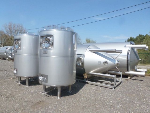 2 x 2.65m³ V2A BBT; Warmetauscher; Isolation; 2 bar Druck Innentank CE