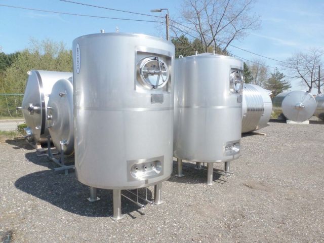 2 x 2.65m³ V2A BBT; Warmetauscher; Isolation; 2 bar Druck Innentank CE