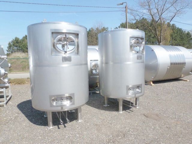 2 x 2.65m³ V2A BBT; Warmetauscher; Isolation; 2 bar Druck Innentank CE