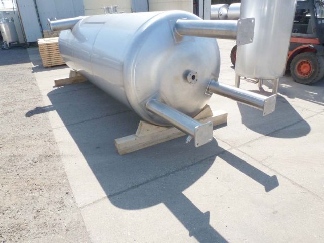 1 x 7.700L - 65 US bbl - 2.034 US gal AISI304; single skin; vertical; pressure vessel 0.51 bar PED CE