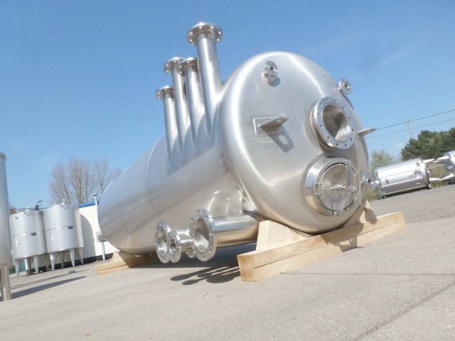 1 x 7.700L - 65 US bbl - 2.034 US gal AISI304; single skin; vertical; pressure vessel 0.51 bar PED CE