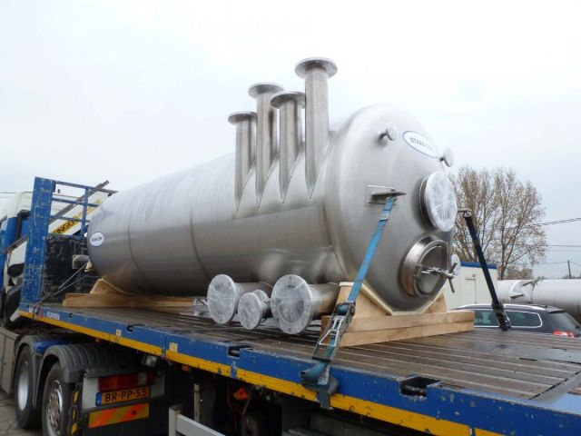 1 x 7.700L - 65 US bbl - 2.034 US gal AISI304; single skin; vertical; pressure vessel 0.51 bar PED CE