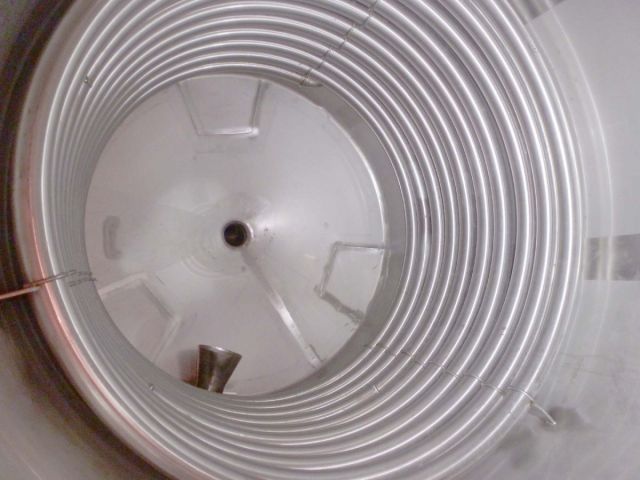 1 x 1.4m³ AISI304; cuve en acier inoxydable; simple paroi; verical; echangeur thérmique