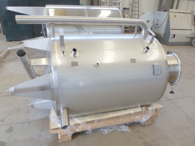 1 x 1.4m³ AISI304; cuve en acier inoxydable; simple paroi; verical; echangeur thérmique