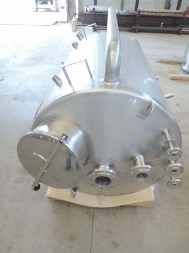 1 x 1.4m³ AISI304; cuve en acier inoxydable; simple paroi; verical; echangeur thérmique