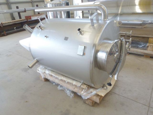 1 x 1.4m³ AISI304; cuve en acier inoxydable; simple paroi; verical; echangeur thérmique