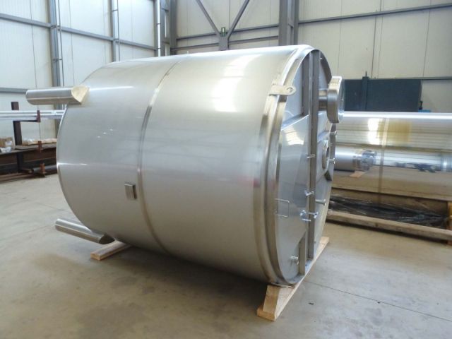 1 x 3.5m³ & 1 x 6.8m³ AISI316L; Edelstahl Behälter; einwandig; vertikal