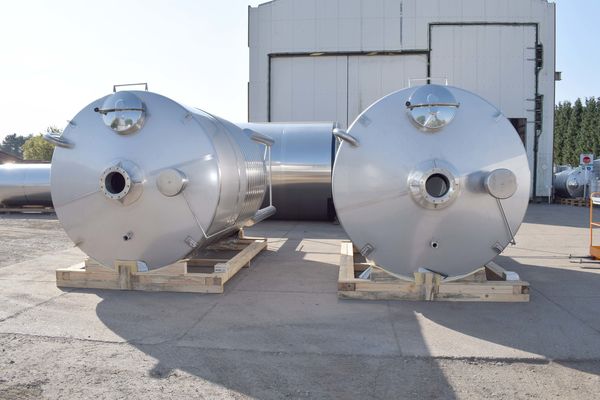 2 x 15.300L AISI304L cuve de mélange en acier inoxydable avec echangeur de chaleur