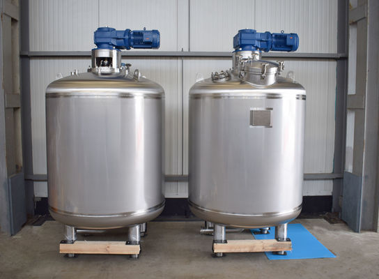 OR170142: 2 x 2450L AISI304L RVS stainless-steel pressure vessels with a working pressure of 3 bar, the tanks are single walled for vertical positioning