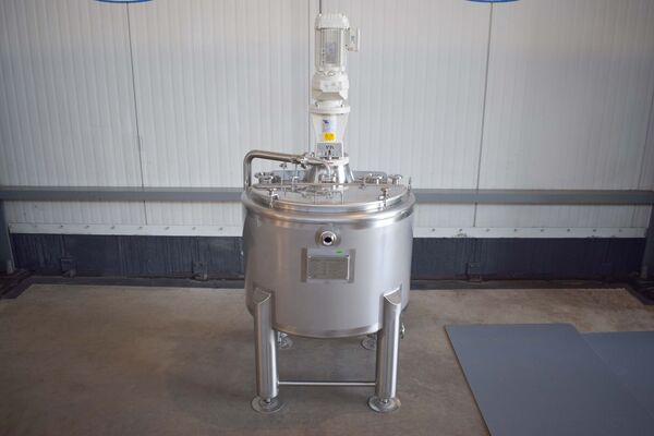 1 x New 250L Stainless-Steel  AISI316L Vertical Mixing Tank.