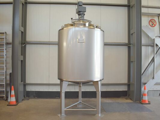 1 x New 2500L stainless-steel AISI316L vertical mixing tank.
