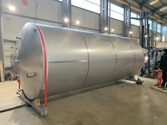 1 x New 26.000L stainless-steel AISI316L vertical storage tank.