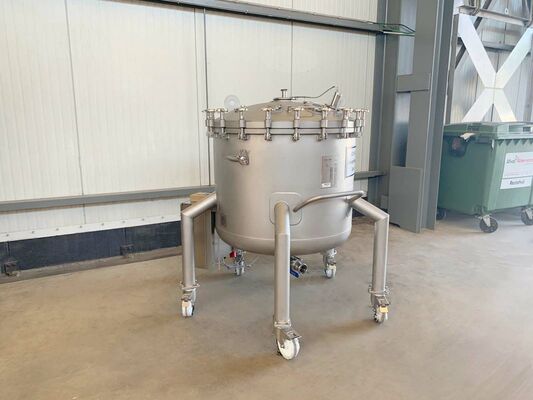 1 x verticale roestvrijstalen occasie opslagtank van 650L in RVS AISI 316L