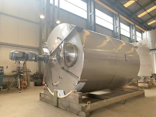 1 x New 8100L stainless-steel AISI316L vertical mixing tank.