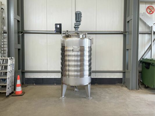 2 x Brand new 1.500L stainless-steel AISI316L vertical mixing tanks.