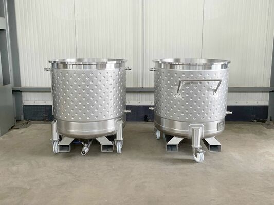 2 x Neue 790-l-Edelstahl-Vertikaldrucktanks aus AISI304L