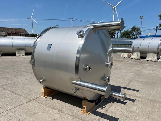 1 x New 6.000L stainless-steel AISI316L vertical storage tank.