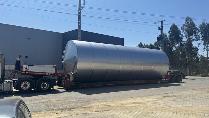 5 x New 150.000L stainless-steel AISI316L vertical storage tank. 4 x New 50.000L stainless-steel AISI304L vertical storage tank. 1 x New 25.000L stainless-steel AISI304L vertical storage tank. 1 x New 450L stainless-steel AISI304L vertical storage tank.