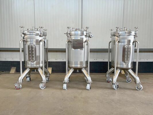 3 x neue vertikale Druckbehälter aus Edelstahl mit einem Fassungsvermögen von 75 L aus AISI316L