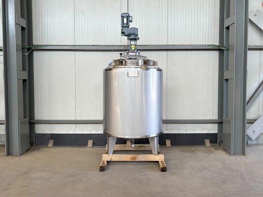 1 x cuve de mélange neuve verticale de 1.330L en acier inoxydable AISI316L.