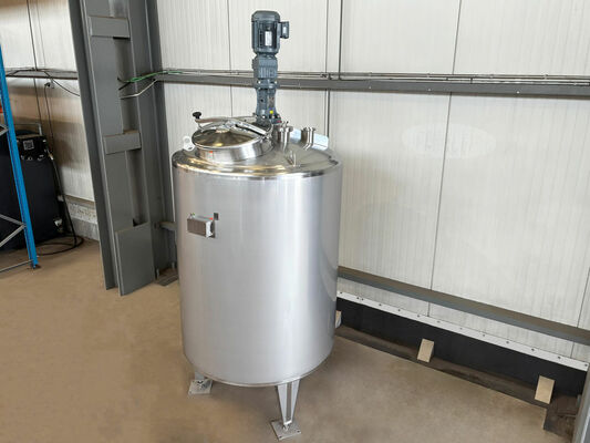 1 x New 1,500 L insulated vertical stainless steel mixing tank in AISI 316L