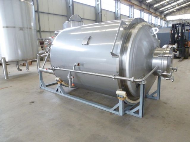 1 x 1.95m³ AISI304; warmtewisselaar; isolatie; verticaal; conisch