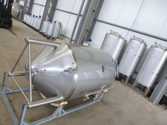 1 x 1.95m³ AISI304; warmtewisselaar; isolatie; verticaal; conisch