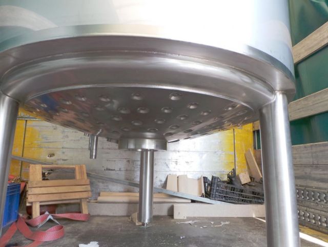 2 x 1060L - 9 US bbl - 280 US gal AISI316; heat-exchanger; insulated; vertical; conical bottom
